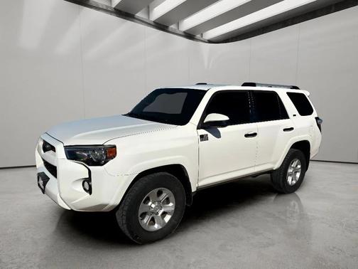Super White 2019 Toyota 4Runner SR5