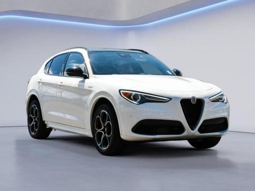 Alfa White 2023 Alfa Romeo Stelvio Veloce AWD