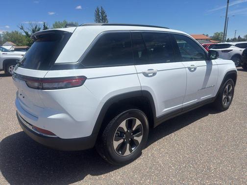 Bright White Clearcoat 2024 Jeep Grand Cherokee 4xe Base