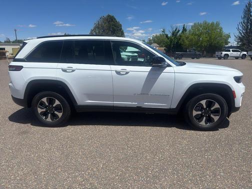 Bright White Clearcoat 2024 Jeep Grand Cherokee 4xe Base