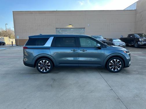 2022 Kia Carnival EX