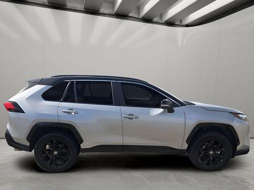2023 Toyota RAV4 Hybrid SE