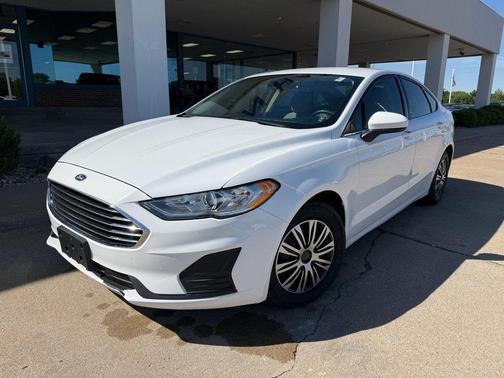 OXFORD WHITE 2019 Ford Fusion S