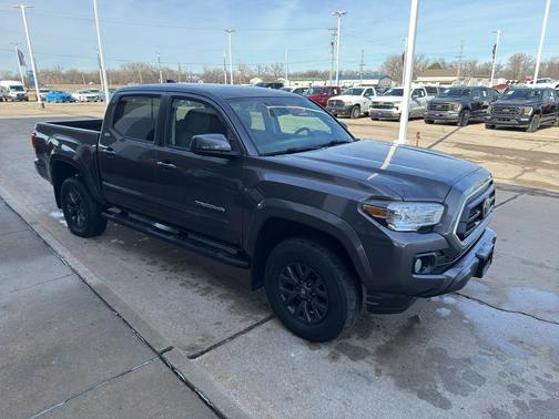 2022 Toyota Tacoma SR5