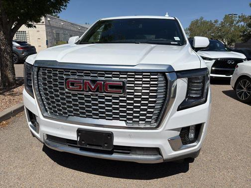 Summit White 2023 GMC Yukon Denali