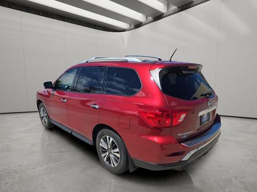Cayenne Red Metallic 2017 Nissan Pathfinder SL