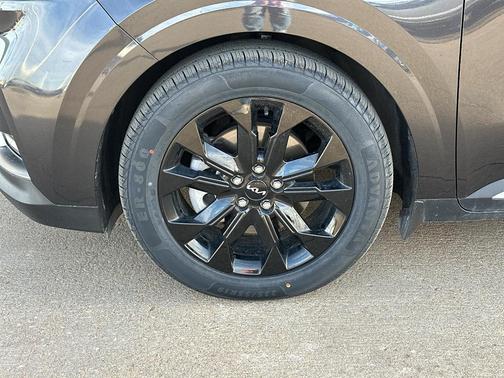 2024 Kia Carnival SX