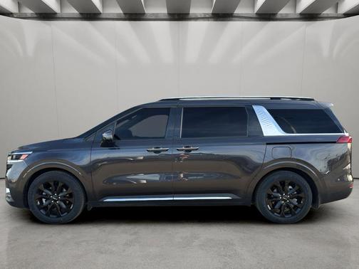 2024 Kia Carnival SX