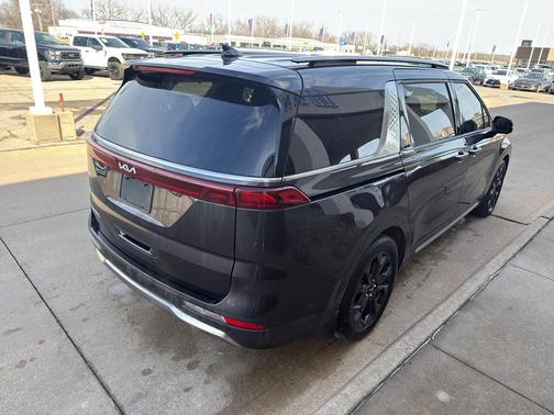 2024 Kia Carnival SX