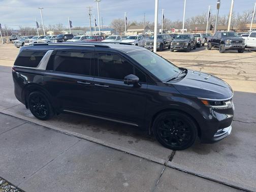 2024 Kia Carnival SX