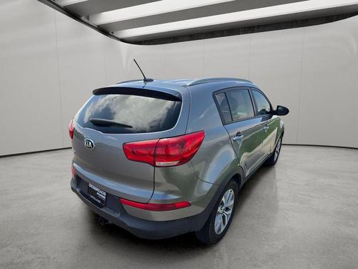 Mineral Silver 2016 Kia Sportage LX