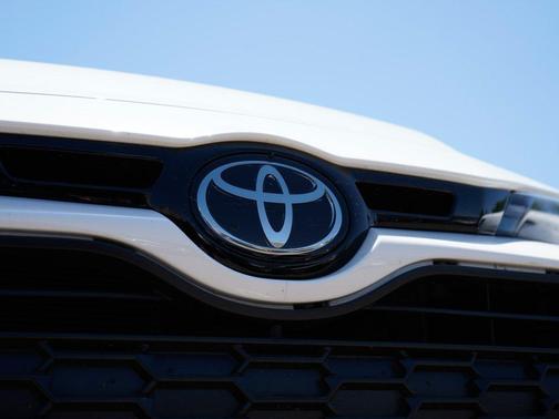 Ice Cap 2023 Toyota GR Corolla Core