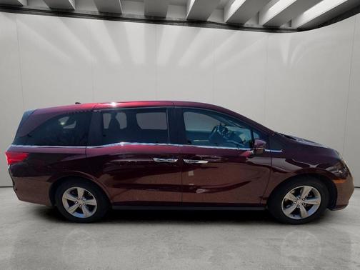 Deep Scarlet Pearl 2018 Honda Odyssey EX-L
