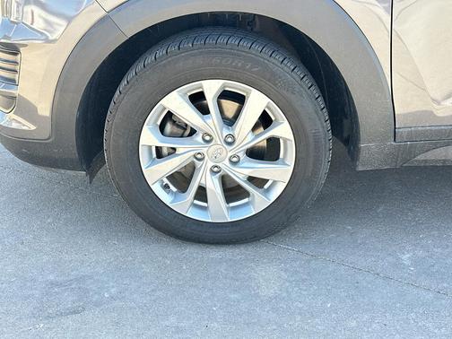 2021 Hyundai TUCSON SE