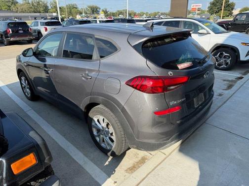 2021 Hyundai TUCSON SE