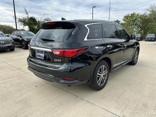 2017 INFINITI QX60 Base