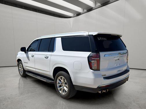 Summit White 2022 Chevrolet Suburban Premier