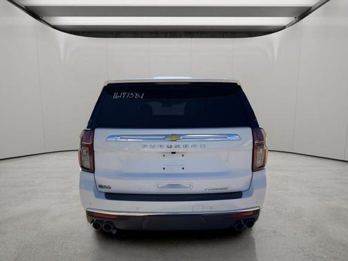 Summit White 2022 Chevrolet Suburban Premier