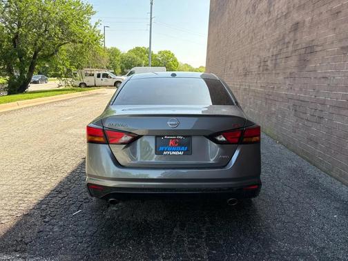 Gun Metallic 2025 Nissan Altima SR AWD