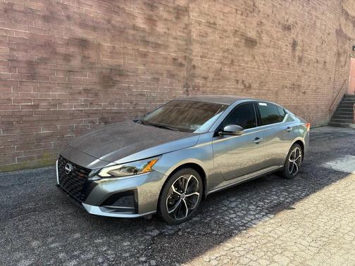 Gun Metallic 2025 Nissan Altima SR AWD