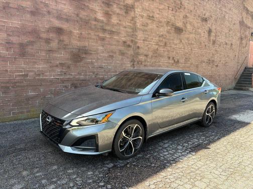 Gun Metallic 2025 Nissan Altima SR AWD