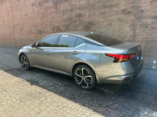 Gun Metallic 2025 Nissan Altima SR AWD