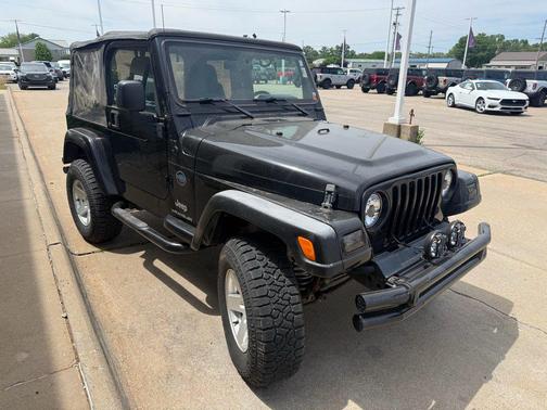 Black Clearcoat/Medium Gray Soft Top 2005 Jeep Wrangler X