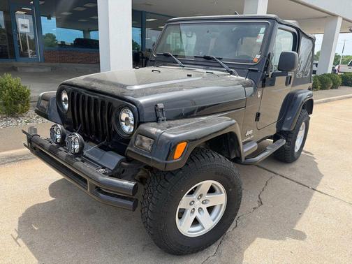 Black Clearcoat/Medium Gray Soft Top 2005 Jeep Wrangler X