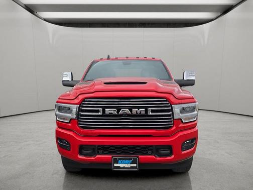 2023 RAM 2500 Laramie Crew Cab 4x4 8' Box