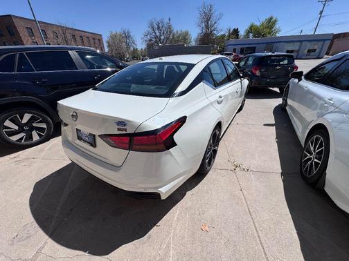 2023 Nissan Altima SR FWD