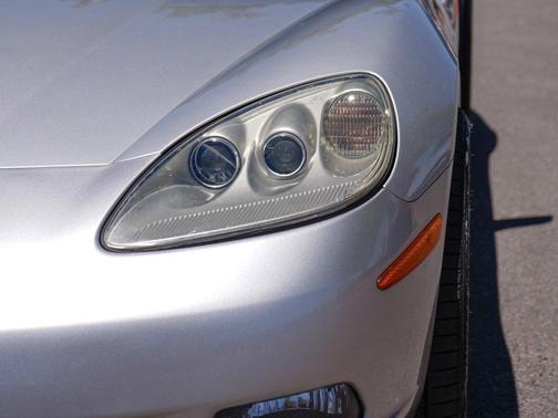 Machine Silver Metallic 2007 Chevrolet Corvette Base