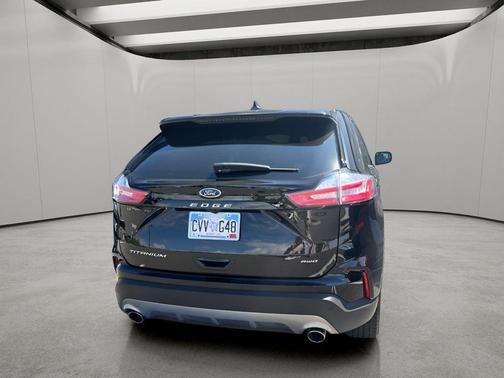 AGATE BLACK METALLIC 2024 Ford Edge Titanium