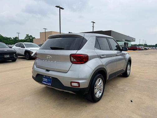 Shimmering Silver 2026 Hyundai VENUE SE