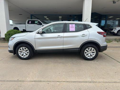 Brilliant Silver Metallic 2020 Nissan Rogue Sport S