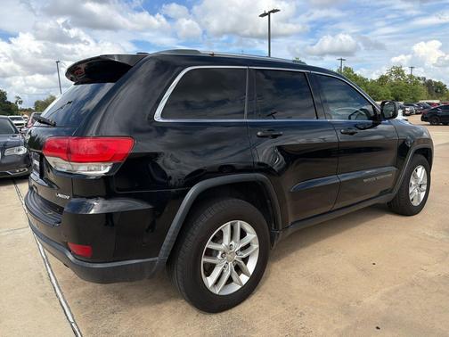 Diamond Black Crystal Pearlcoat 2018 Jeep Grand Cherokee Laredo E