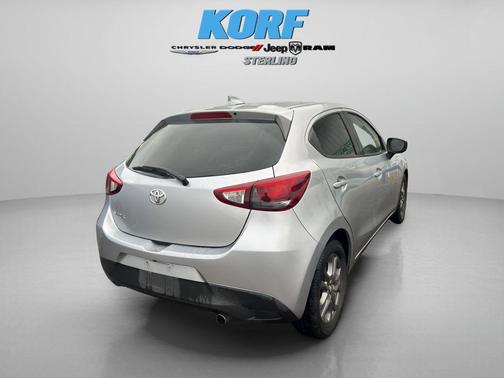 2020 Toyota Yaris Sedan LE