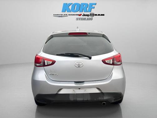 2020 Toyota Yaris Sedan LE