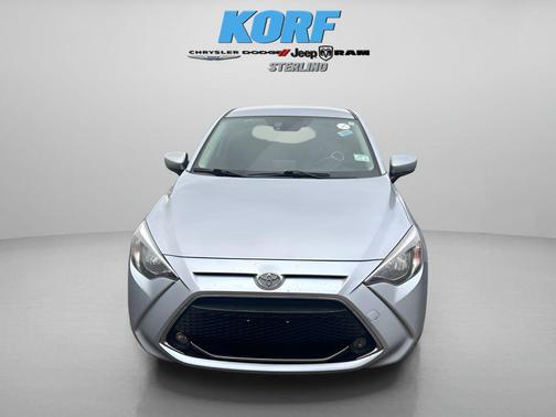 2020 Toyota Yaris Sedan LE