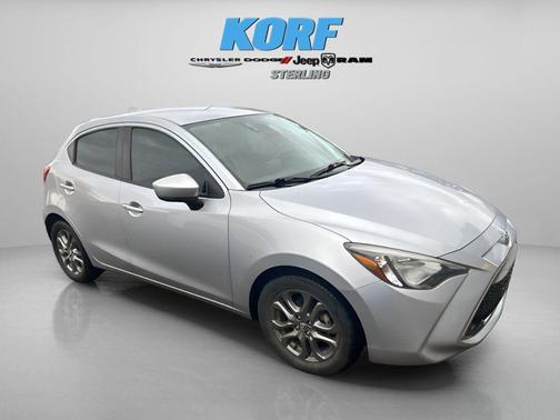 2020 Toyota Yaris Sedan LE
