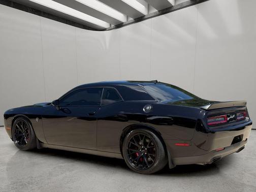 Pitch Black Clearcoat 2016 Dodge Challenger SRT Hellcat