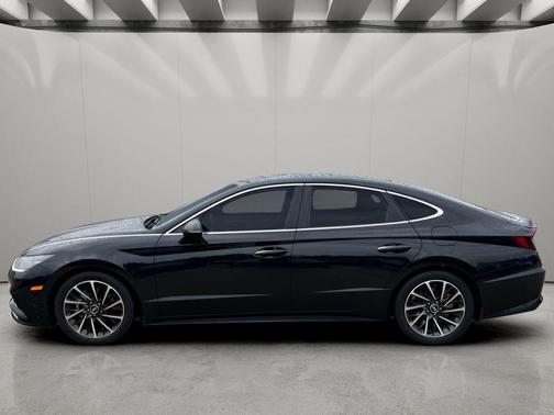 Phantom Black 2022 Hyundai SONATA Limited