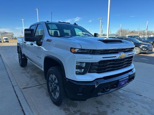 2024 Chevrolet Silverado 2500 Custom
