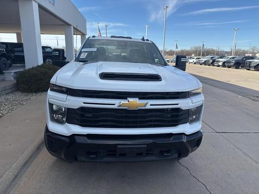 2024 Chevrolet Silverado 2500 Custom