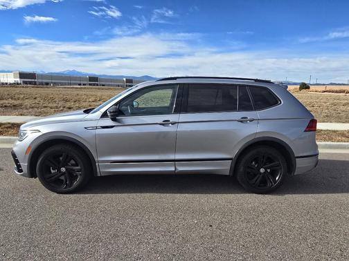 2023 Volkswagen Tiguan 2.0T SE R-Line Black 4MOTION