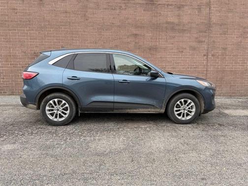 BLUE METALLIC 2020 Ford Escape SE