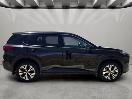 Super Black 2021 Nissan Rogue SV