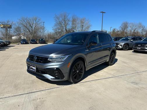 2022 Volkswagen Tiguan 2.0T SE R-Line Black