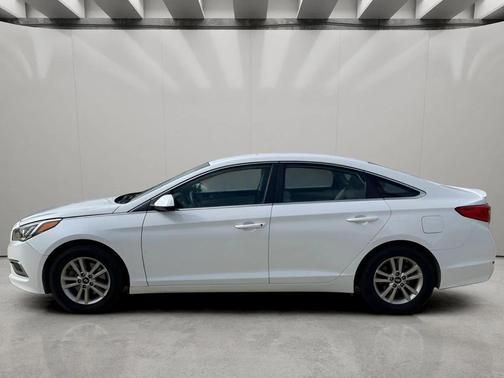 Quartz White Pearl 2017 Hyundai SONATA Base