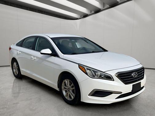 Quartz White Pearl 2017 Hyundai SONATA Base