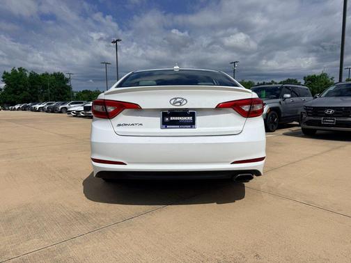 Quartz White Pearl 2017 Hyundai SONATA Base